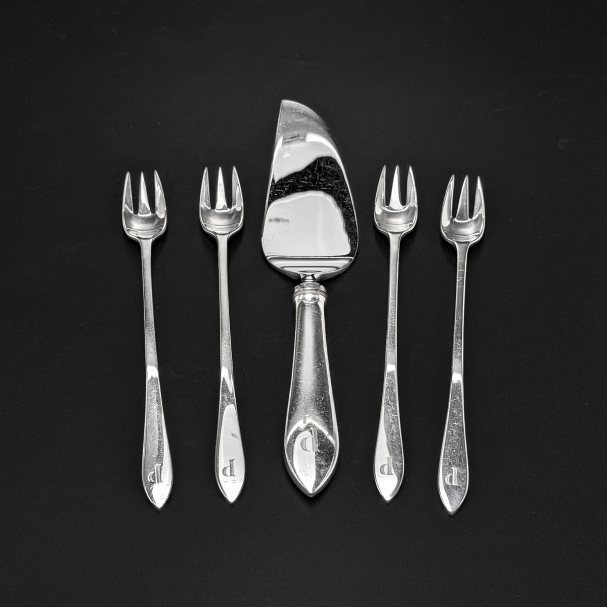 Tiffany & Co. Sterling "Queen Anne" 5pc Hors D'Oeuvres Set, "P" Monogram