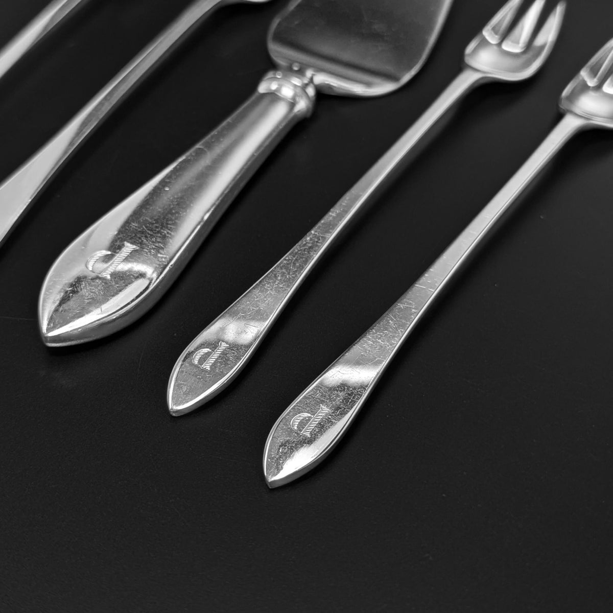 Tiffany & Co. Sterling "Queen Anne" 5pc Hors D'Oeuvres Set, "P" Monogram