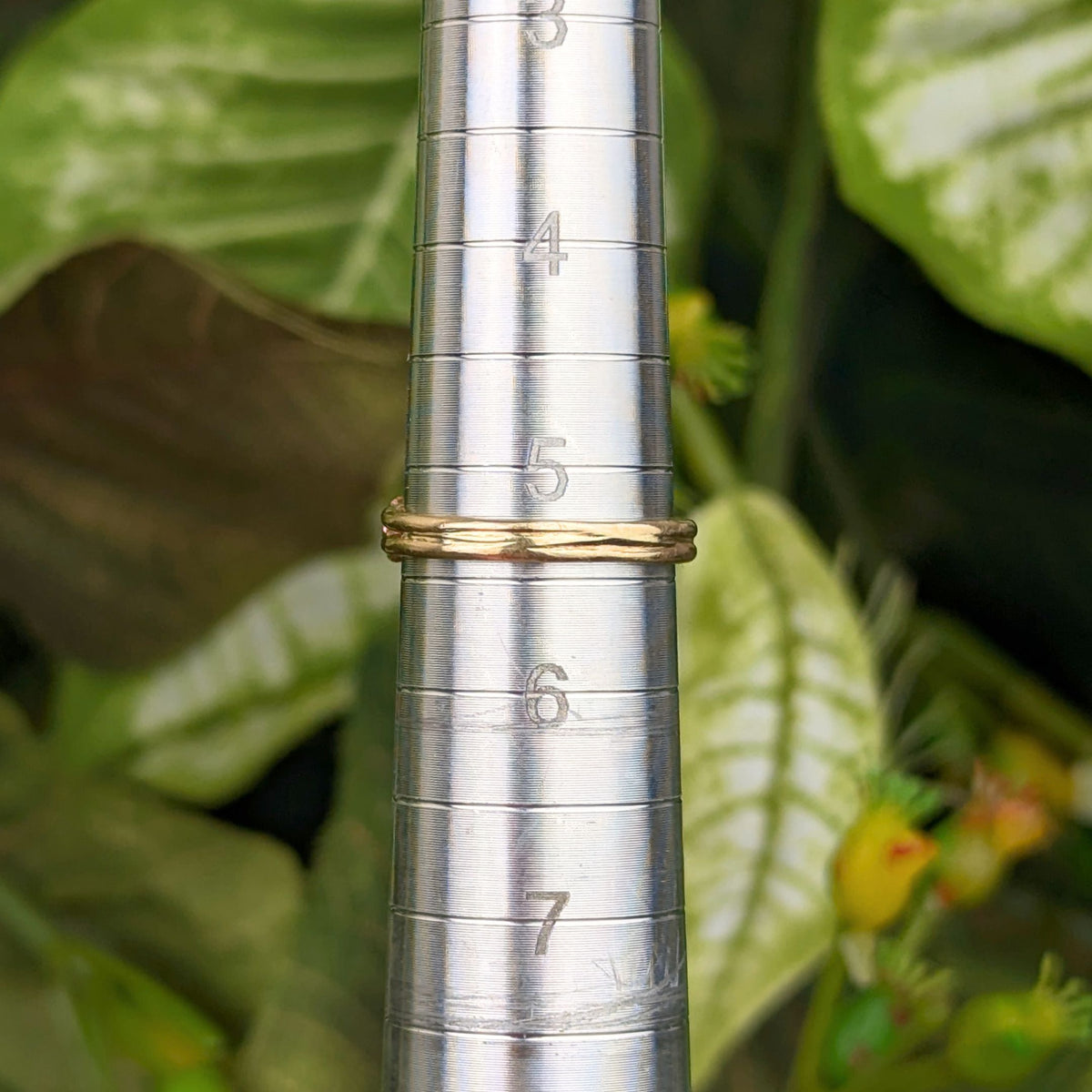 Vintage 13K Gold Red Carnelian Cabochon Ring - Size 5.25