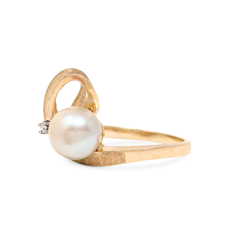 Vintage 10K Gold Pearl & Diamond Brushed Swirl Ring - Size 6