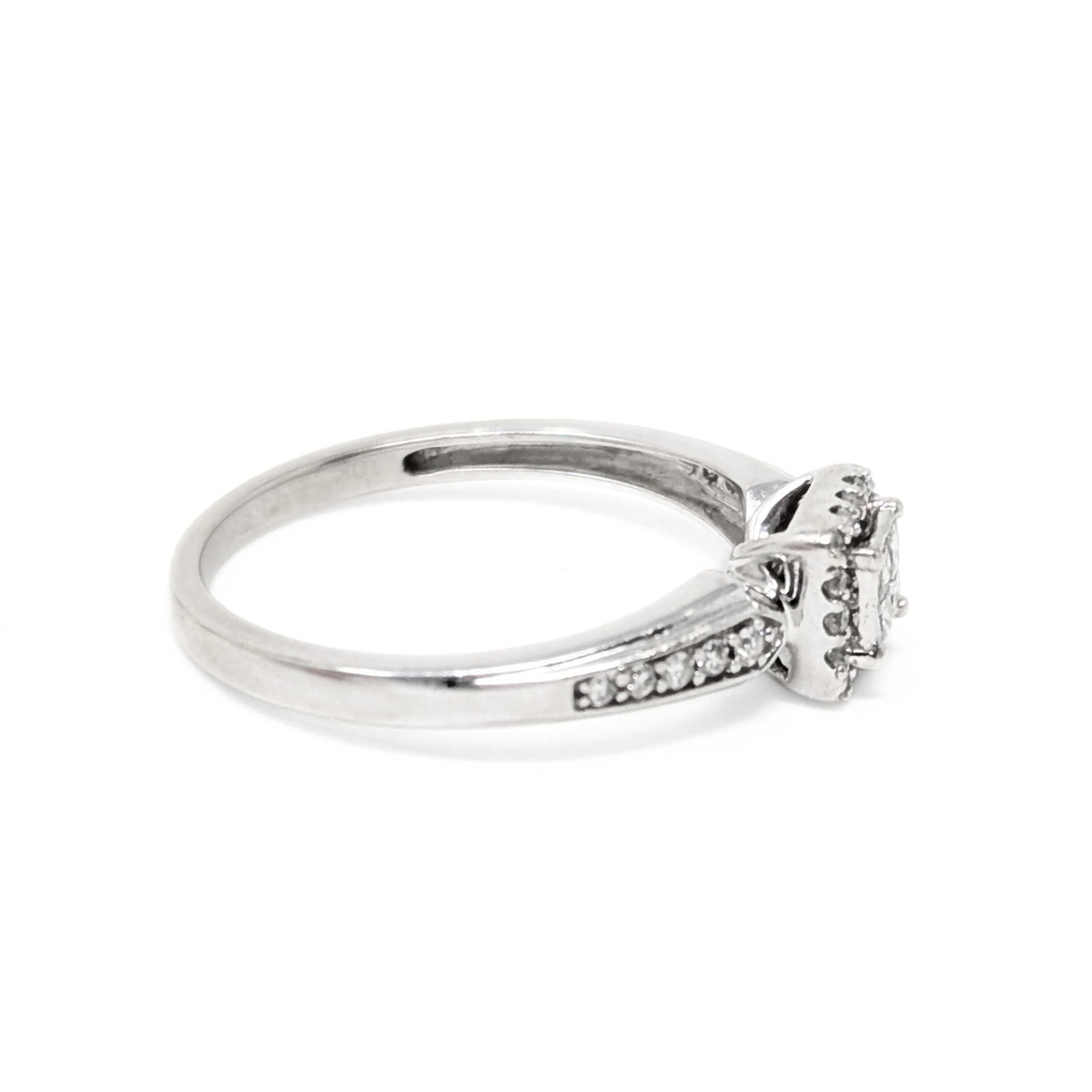 10K White Princess Cut Diamond Cluster Halo Ring - Size 7