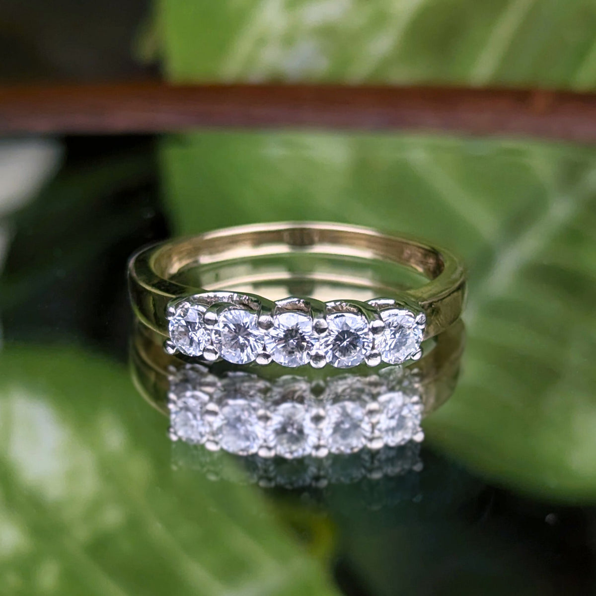 Vintage 14K Gold 5-Diamond Anniversary Ring - Size 7.5