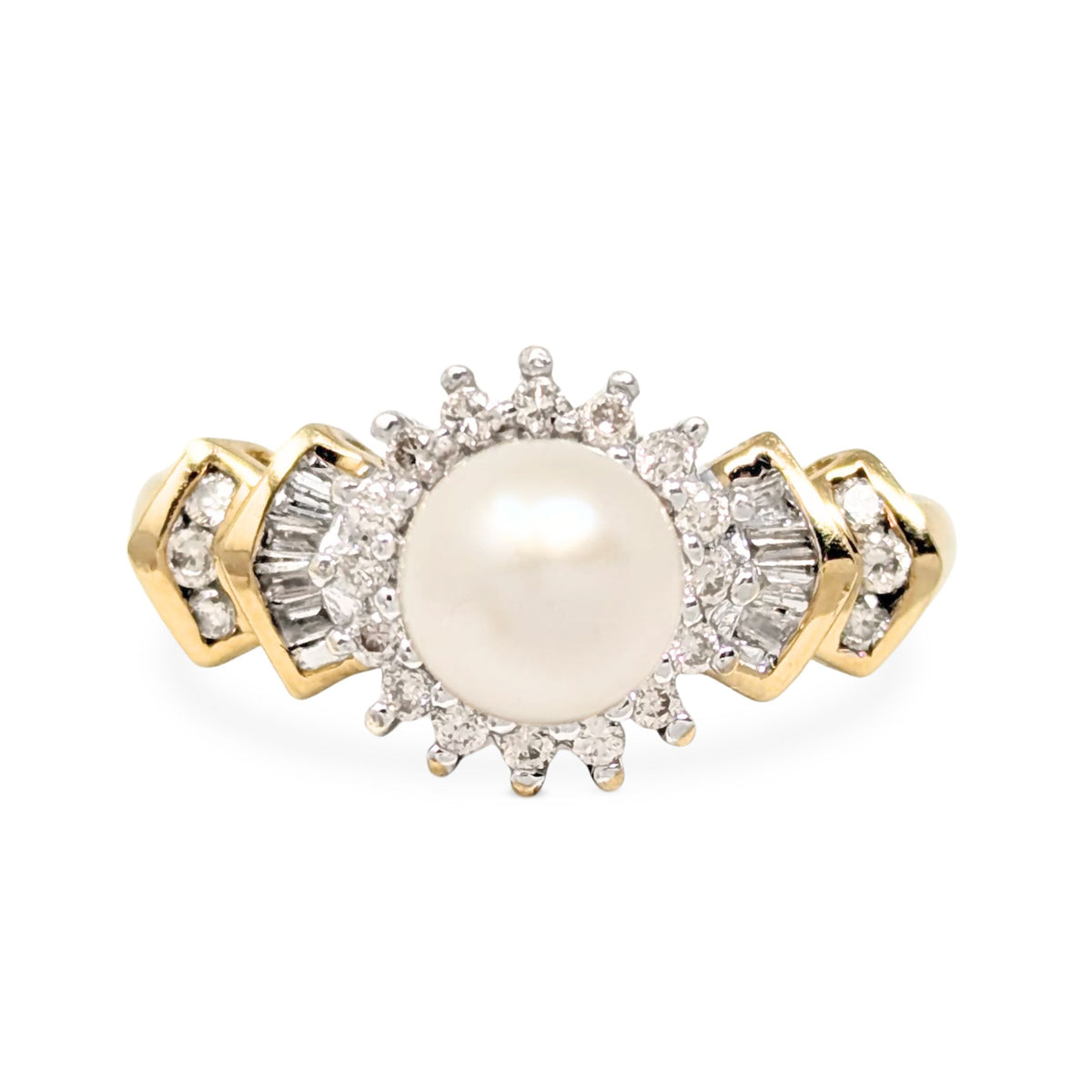 10K Gold Pearl & Diamond Halo Ring - Size 7.25