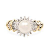 10K Gold Pearl & Diamond Halo Ring - Size 7.25