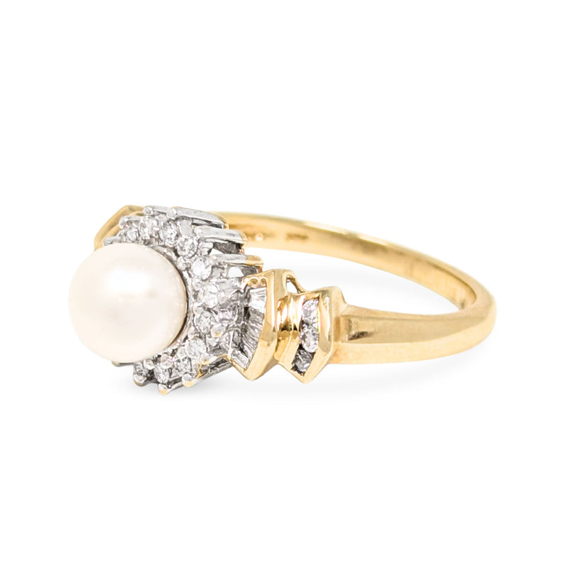 10K Gold Pearl & Diamond Halo Ring - Size 7.25