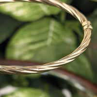 Unoaerre Italian 14K Gold Twisted Hinged Bangle Bracelet