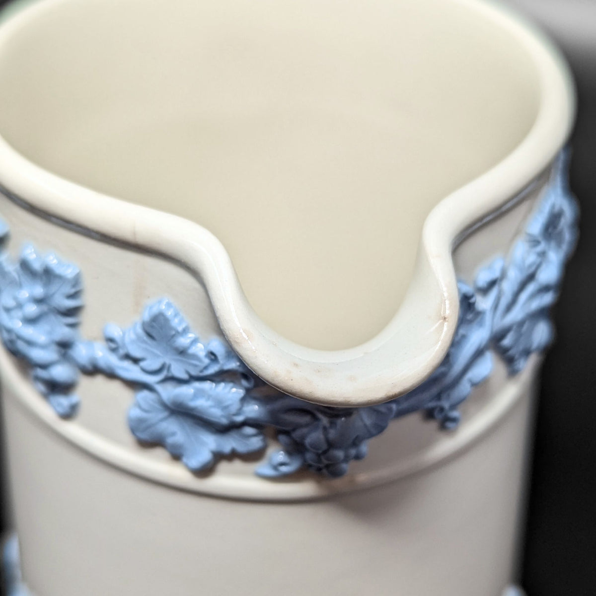 Wedgwood "Lavender on Cream" 2pc Jug Set (26oz, 8oz)