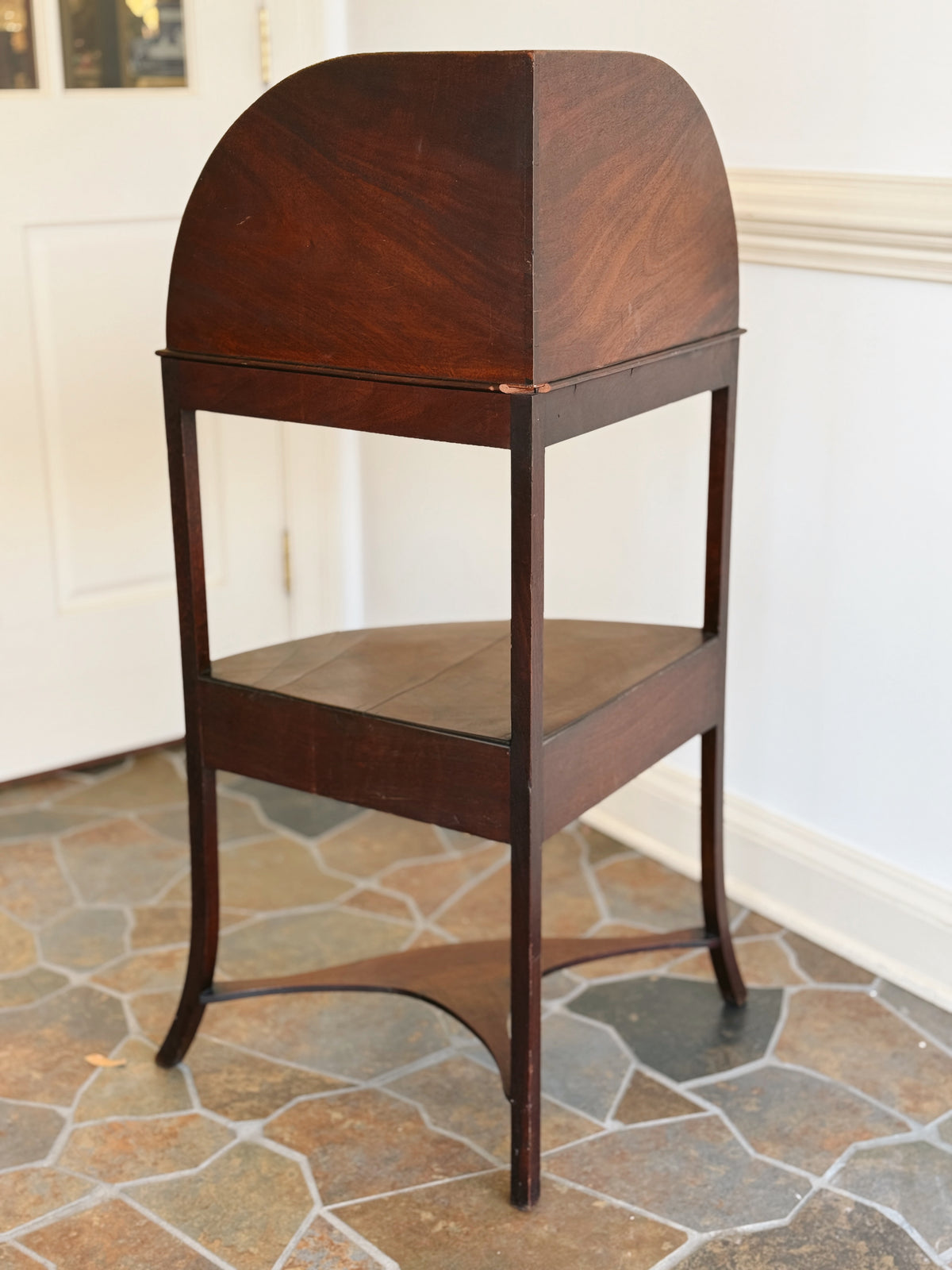 English 18th C. Georgian Corner Washstand