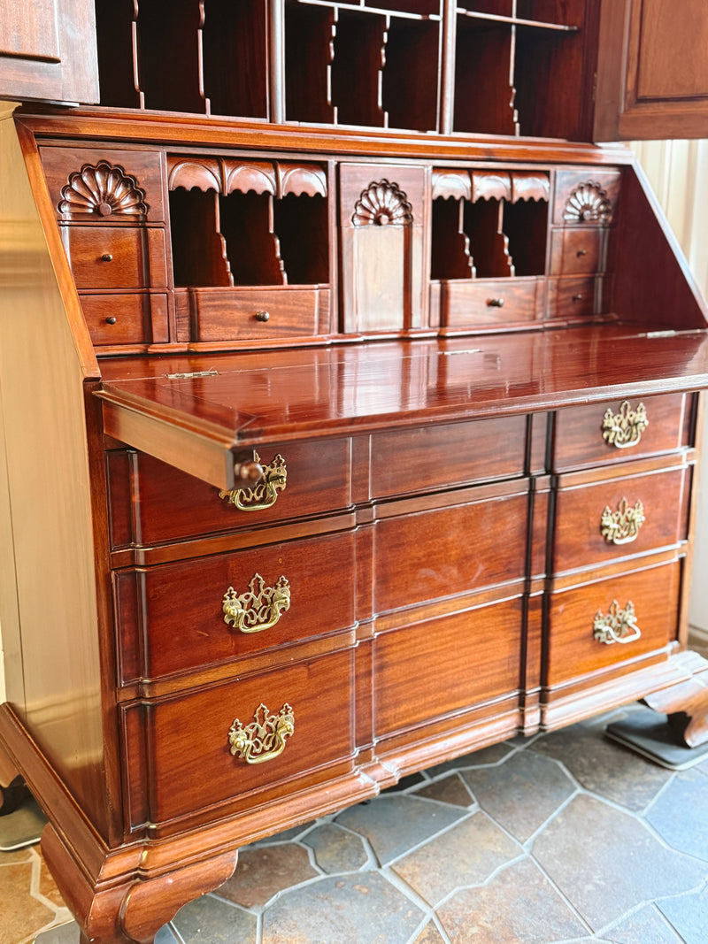 Reproduction Updyke Blockfront Mahogany Winterthur Desk