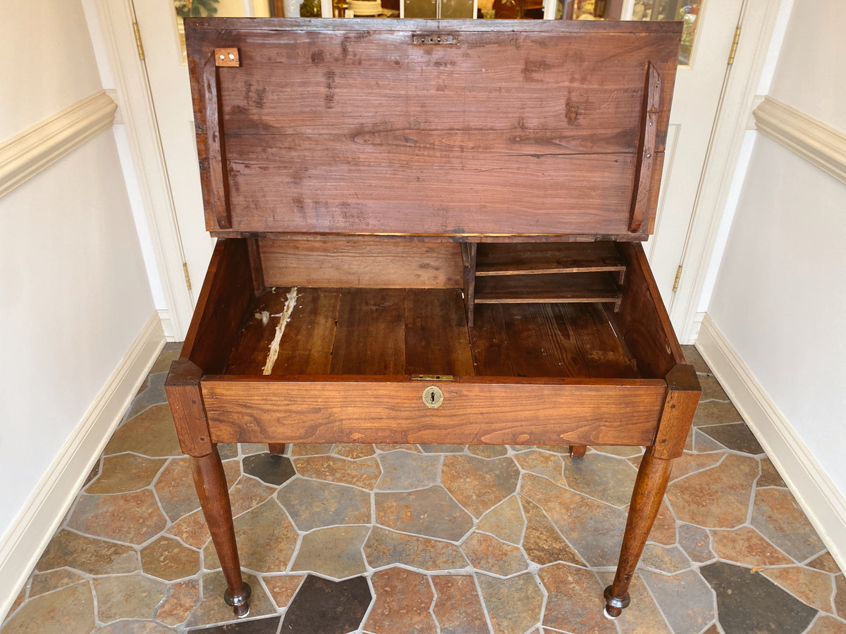 18th Century Walnut Plantation Desk