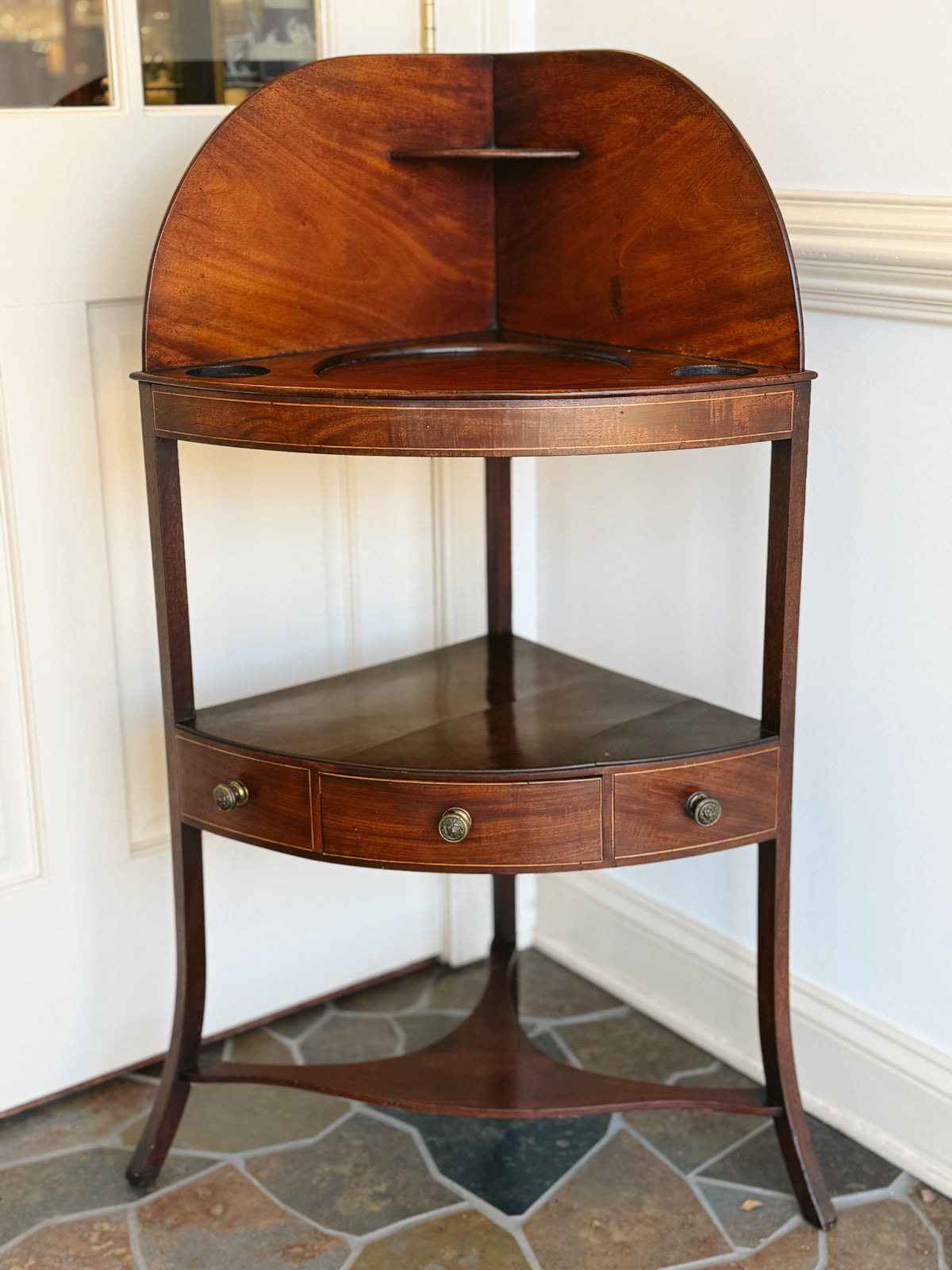 English 18th C. Georgian Corner Washstand