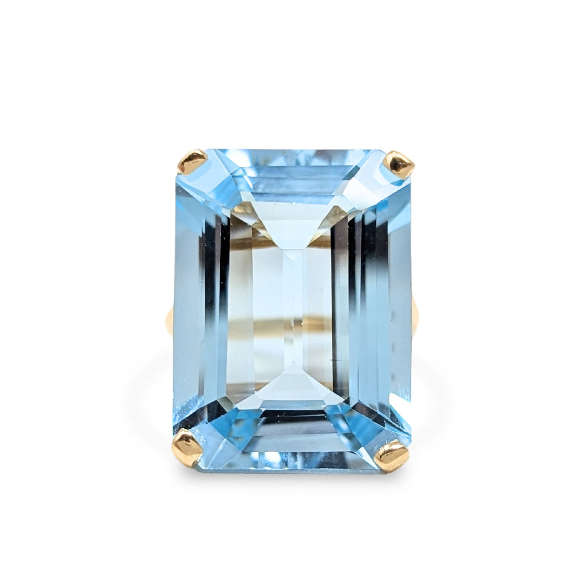 14K Gold 23ct+ Light Blue Topaz Ring - Size 6