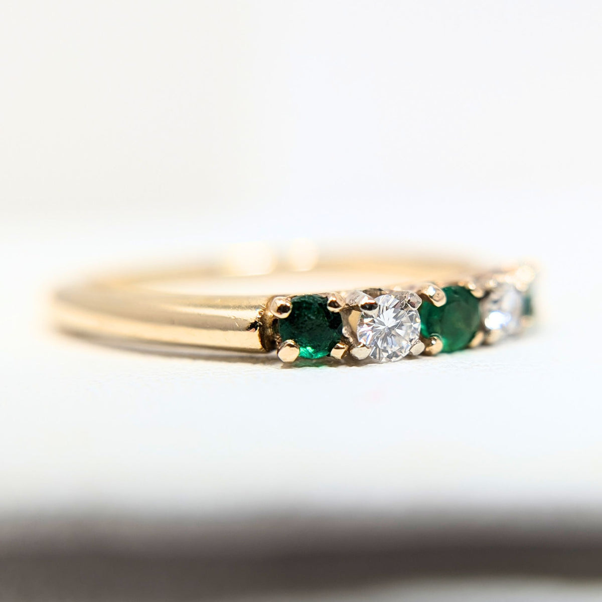 14K Gold Natural Emerald & Diamond Ring - Size 7.75