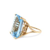 14K Gold 23ct+ Light Blue Topaz Ring - Size 6