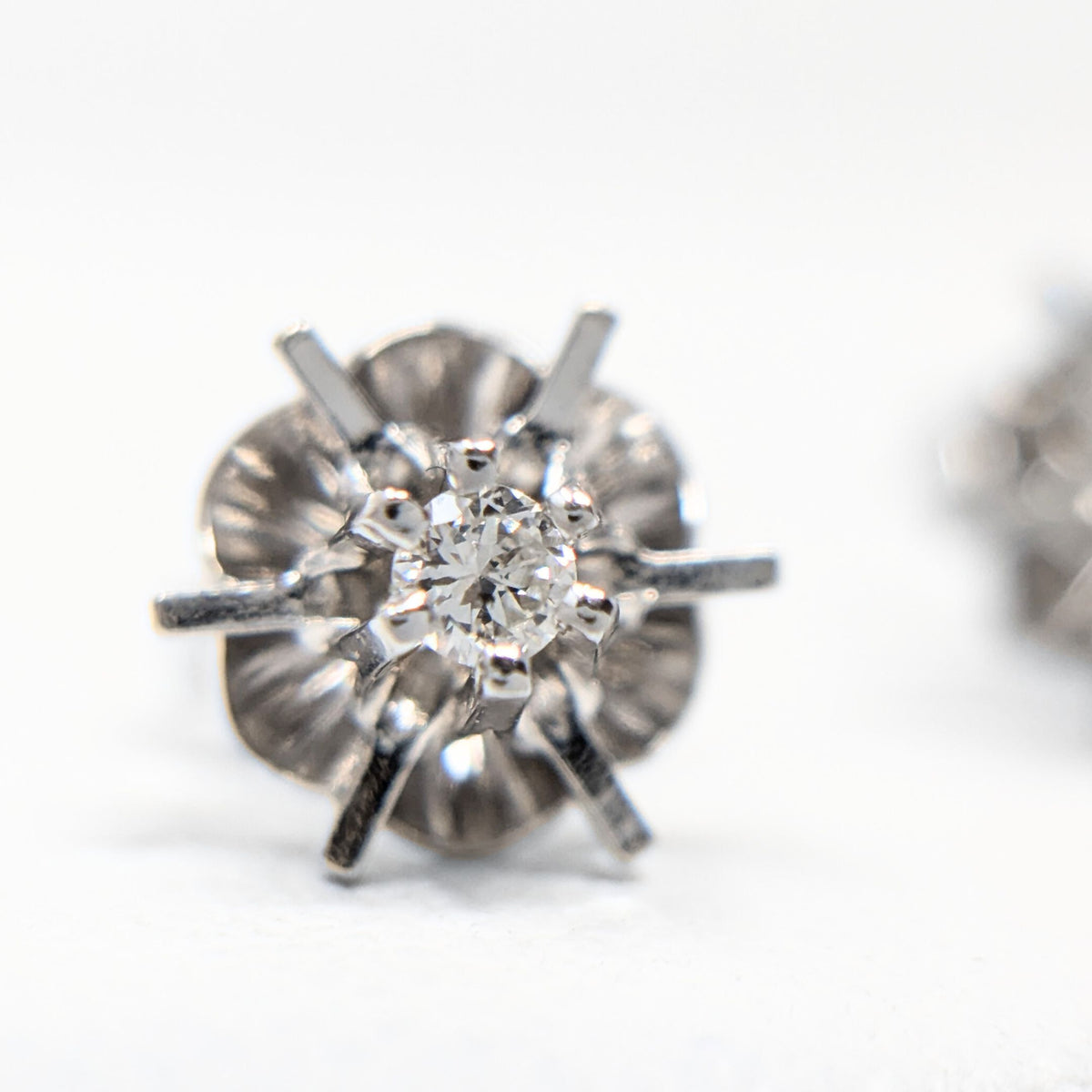 14K White Gold Diamond Star Stud Earrings