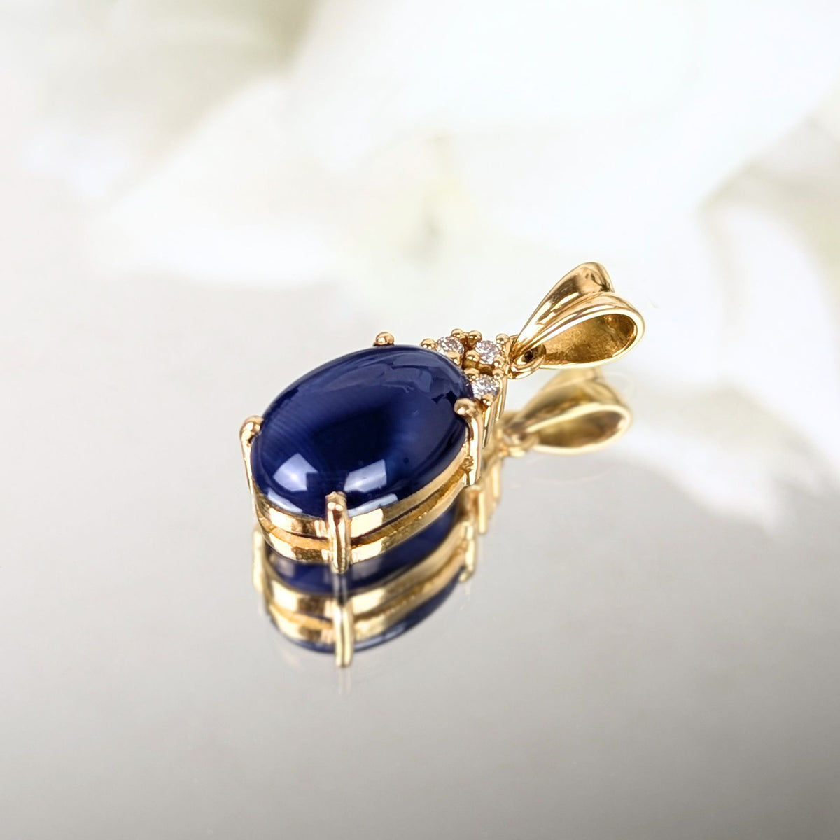 18K Gold Cobalt Blue Star Sapphire & Diamond Pendant