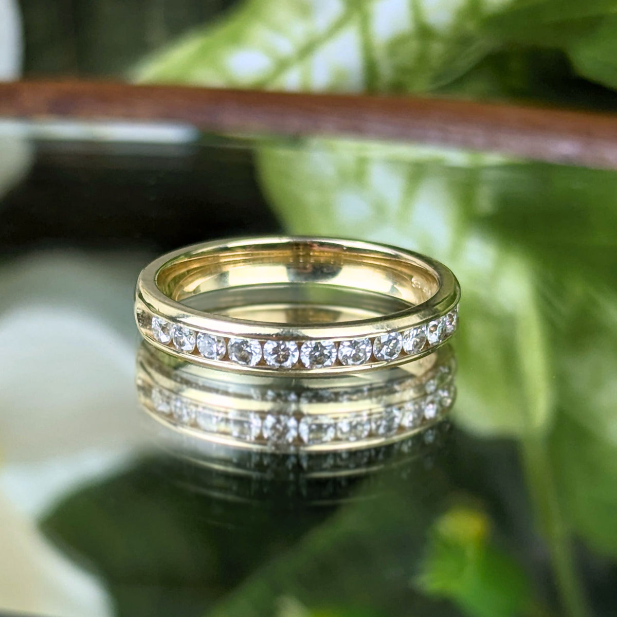 14K Gold .36tcw 12 Diamond Anniversary Band - Size 7