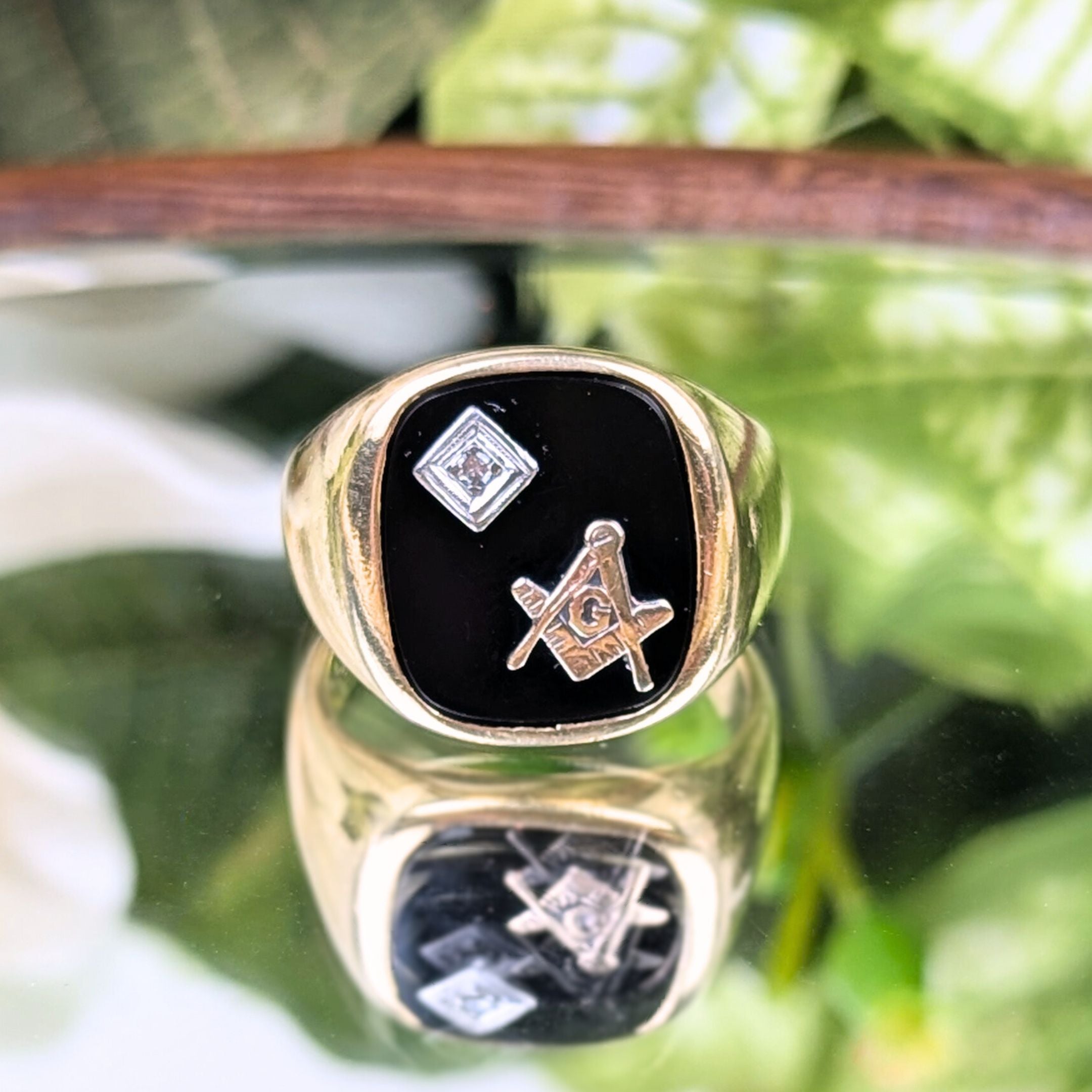 10K Gold Vintage Masonic Men's Black Onyx & Diamond Ring - Size