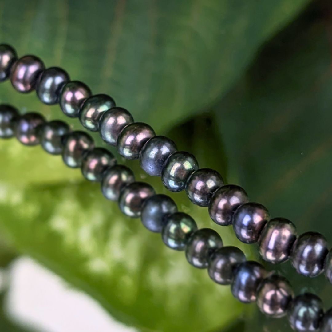 ATI Athra 14K Gold Hand Knotted Peacock Black Pearl Bracelet - 7.5", 4.5mm