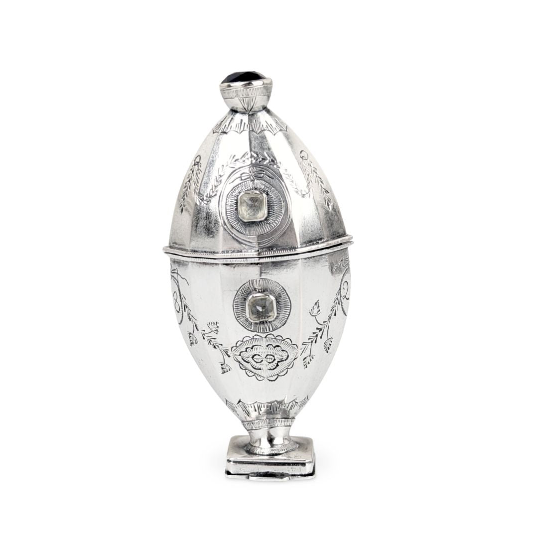 Antique Sterling Silver Hovedvandsæg Vinaigrette Egg Scent Box, circa 1830