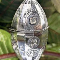 Antique Sterling Silver Hovedvandsæg Vinaigrette Egg Scent Box, circa 1830