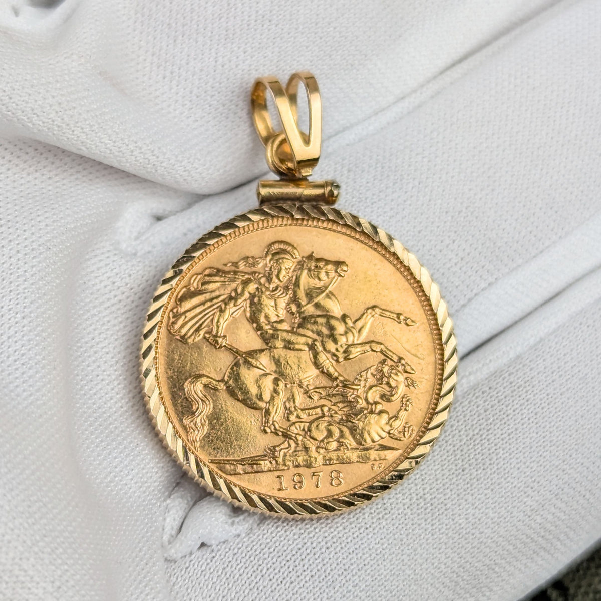 1978 British Gold Full Sovereign Coin Pendant in 14K Yellow Gold Bezel, 9.1g
