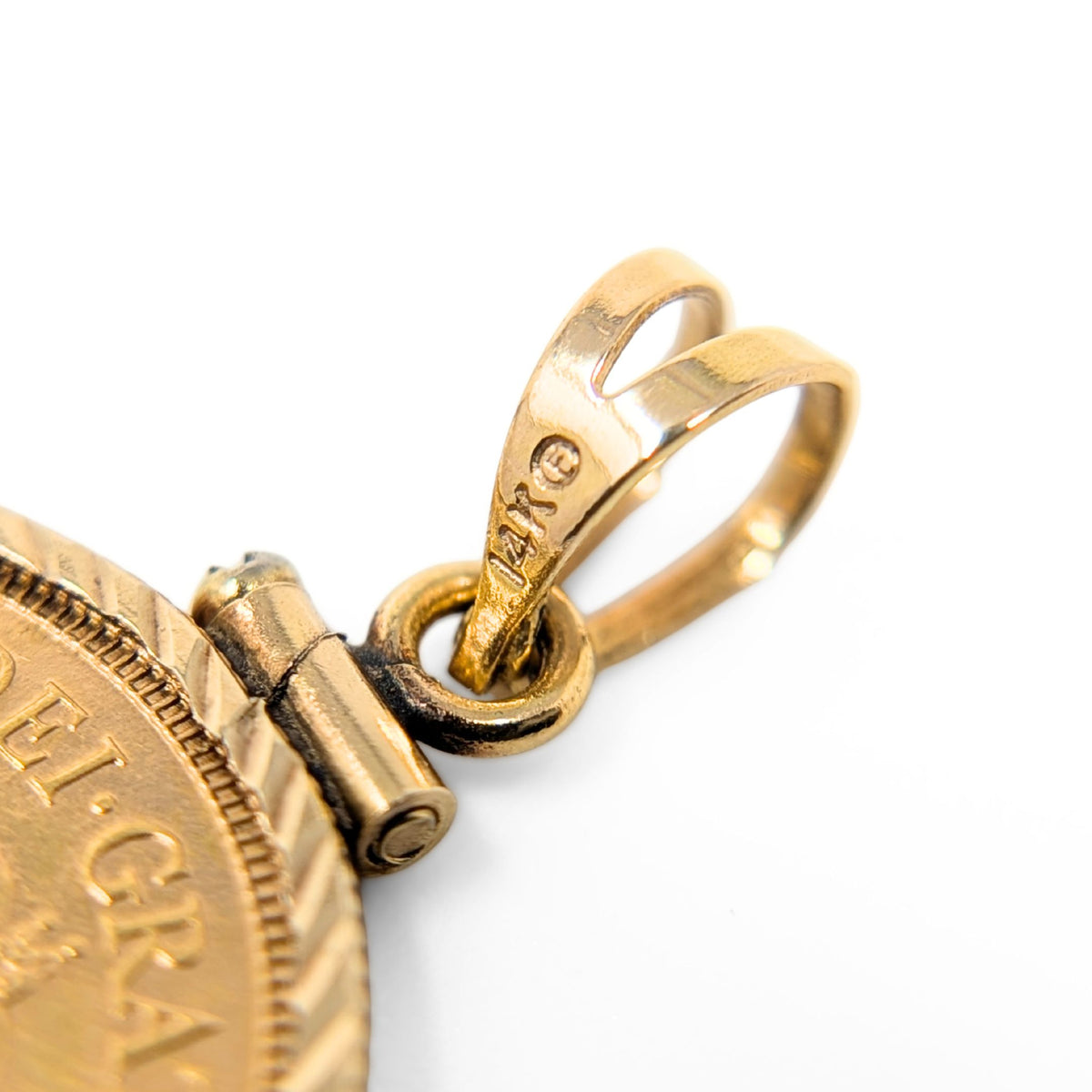 1978 British Gold Full Sovereign Coin Pendant in 14K Yellow Gold Bezel, 9.1g