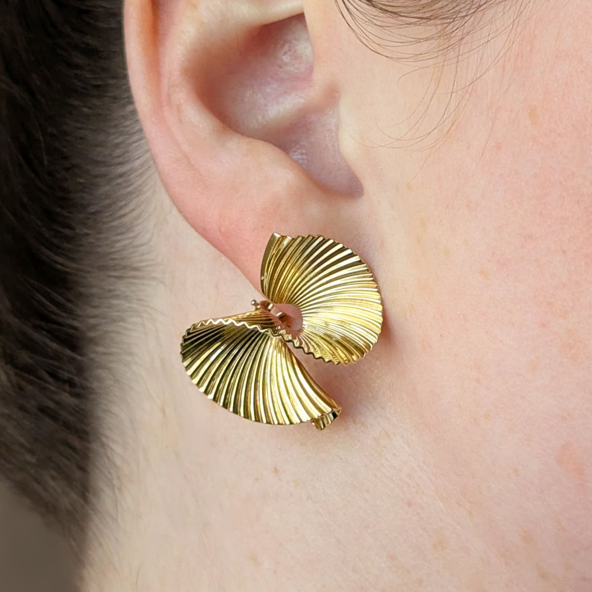 Vintage Fisher & Co 14K Yellow Gold Swirl Hinged Omega Back Earrings 11.3g