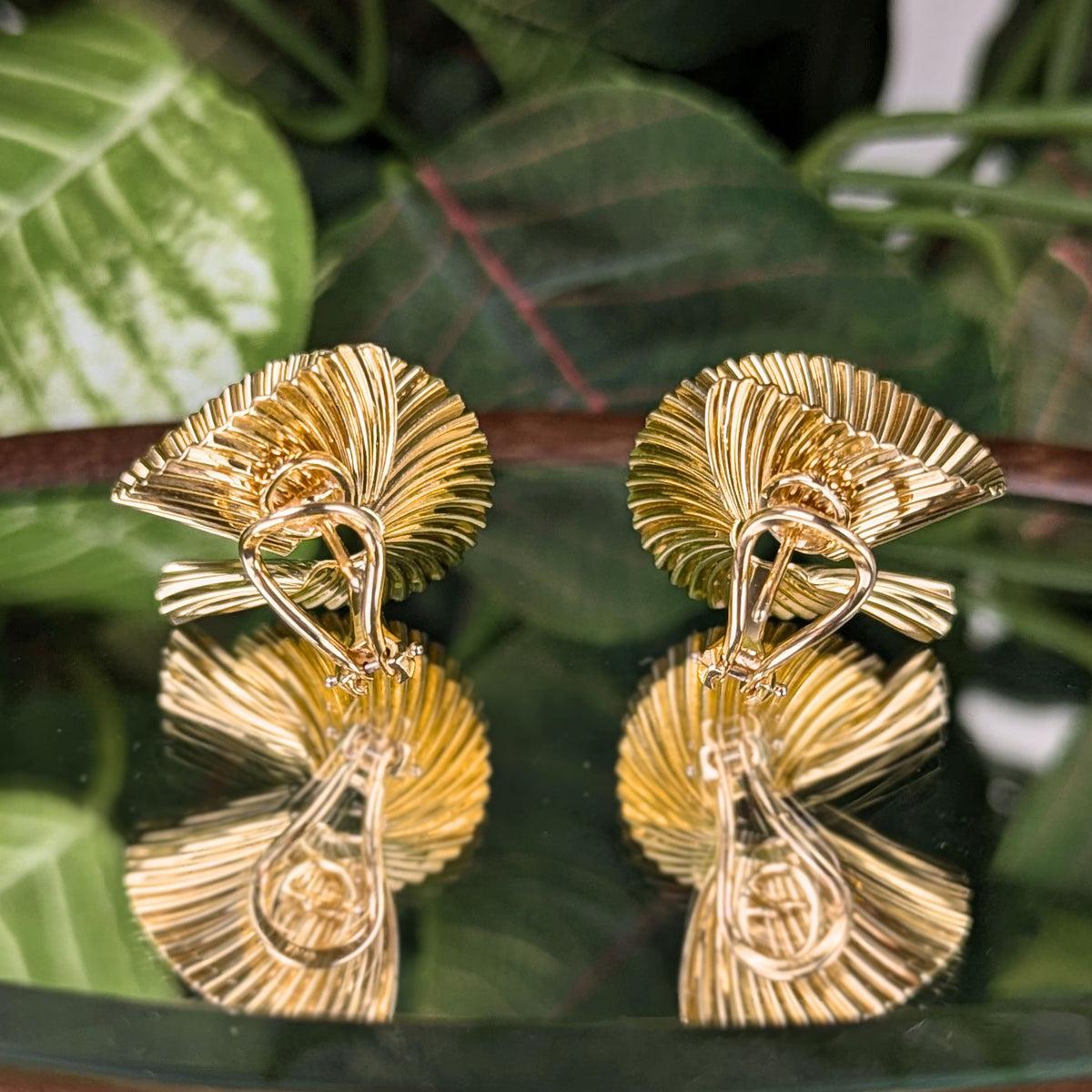 Vintage Fisher & Co 14K Yellow Gold Swirl Hinged Omega Back Earrings 11.3g