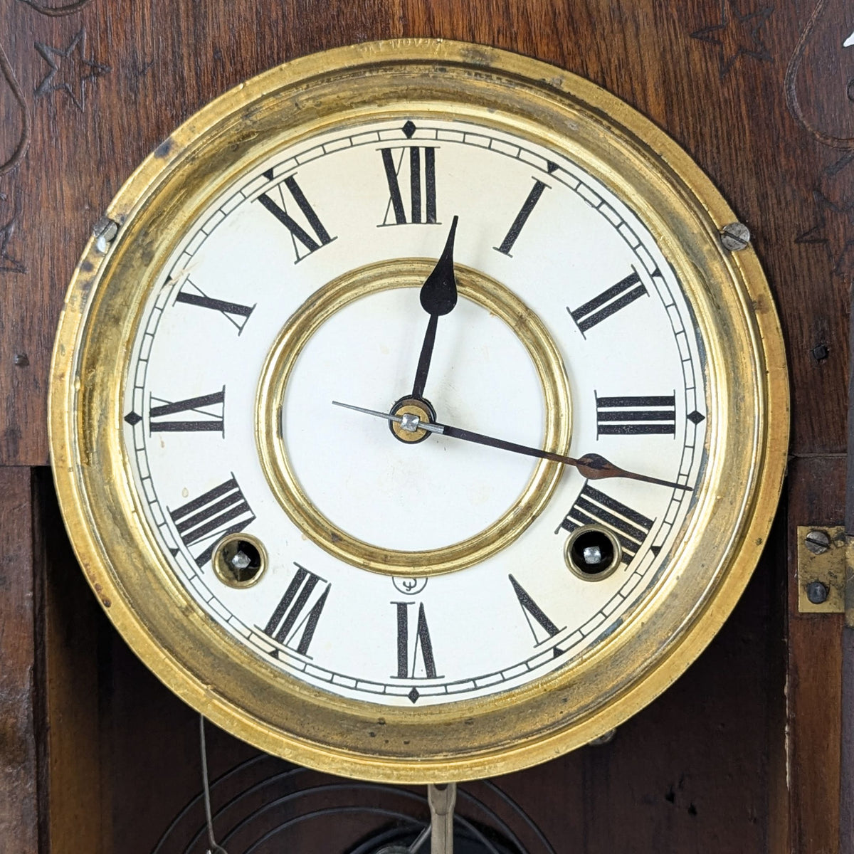 Antique 1881 E. Ingraham "Cadet" Walnut Parlor Mantel Clock - 8 Day - Running
