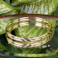 Vintage 14K Yellow Gold Diamond-Cut Hinged Bangle Bracelet, Costa Rica