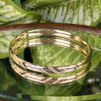 Vintage 14K Yellow Gold Diamond-Cut Hinged Bangle Bracelet, Costa Rica