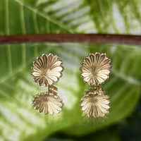 Vintage European Export 14K Solid Gold Fluted Flower Stud Earrings - 1.7g
