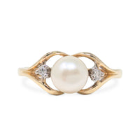Vintage 10K Yellow Gold 5.8mm Pearl & Diamond Ring - Size 5.25