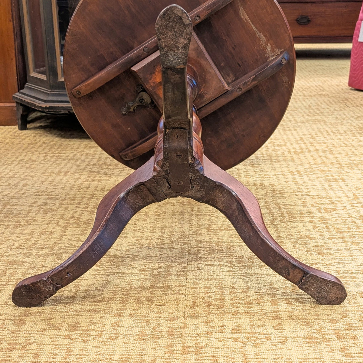 Antique 18th c. Walnut Dish Top Tilt Candlestand / Accent Table