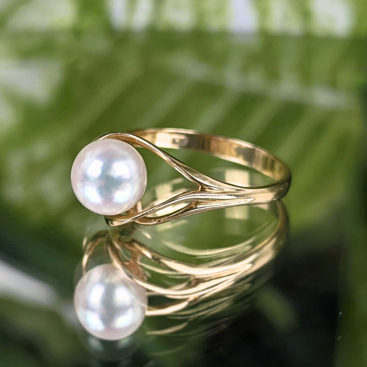 Vintage 18K Yellow Gold 7mm Cultured Pearl Bypass Ring - Size 6.25