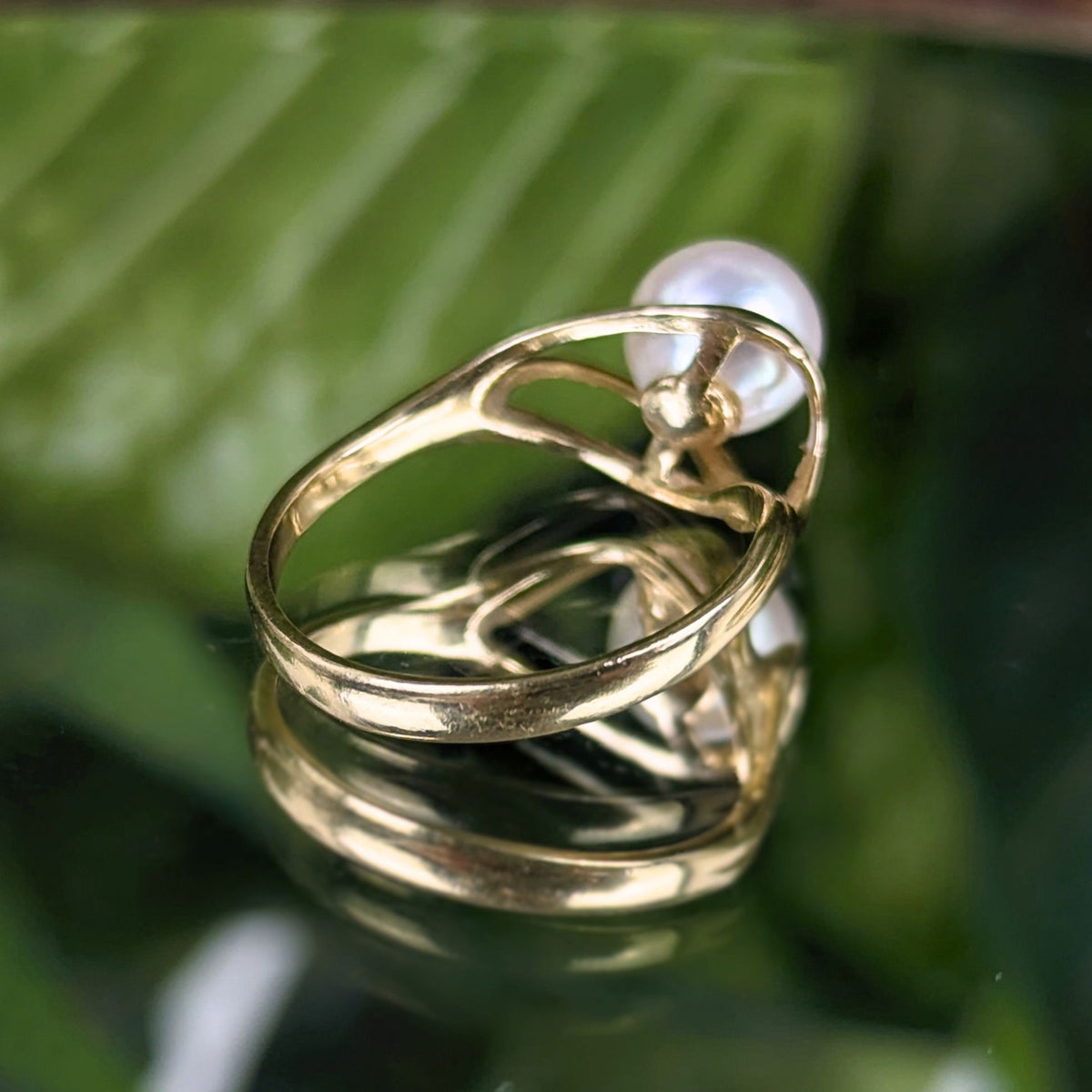 Vintage 18K Yellow Gold 7mm Cultured Pearl Bypass Ring - Size 6.25