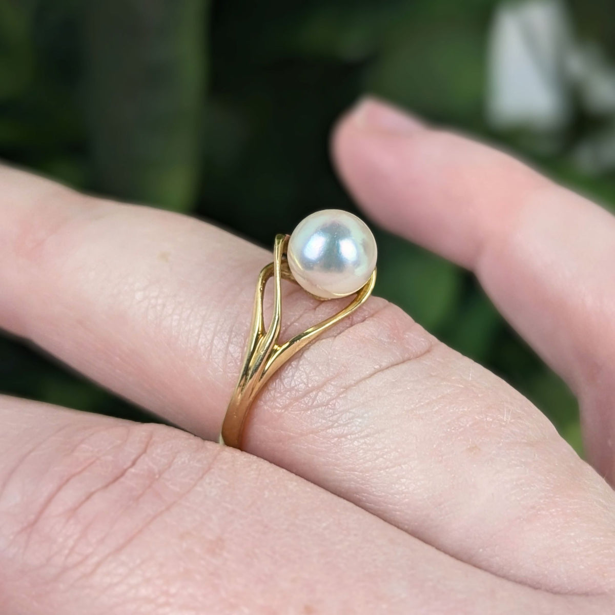 Vintage 18K Yellow Gold 7mm Cultured Pearl Bypass Ring - Size 6.25
