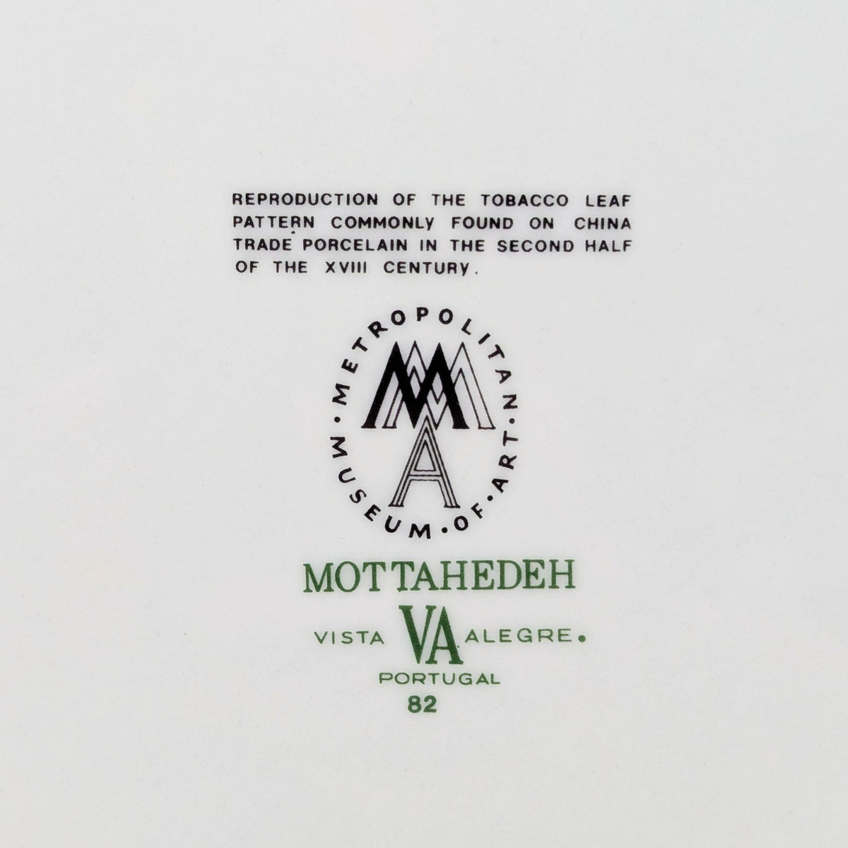 Mottahedeh x MMA Tobacco Leaf 10 7/8" Dinner Plate, Vista Alegre Portugal, 1982
