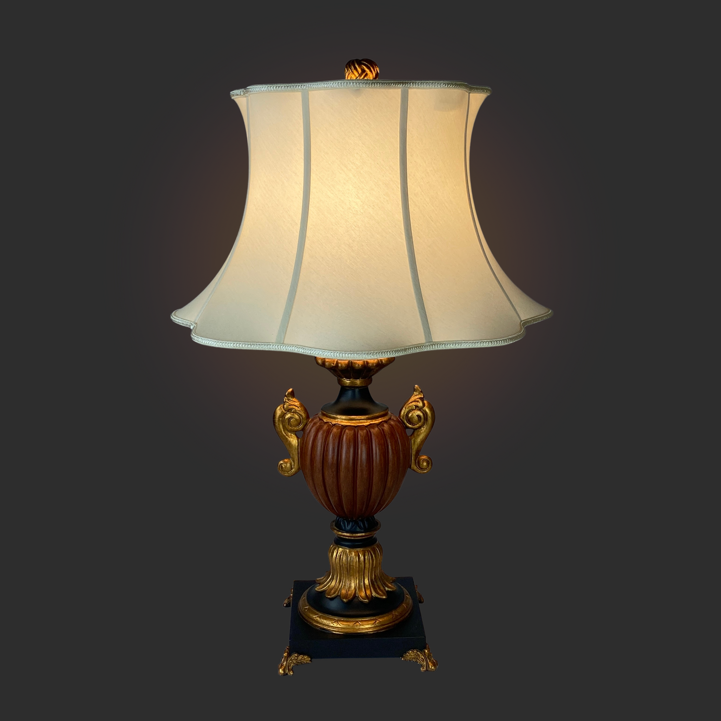 Chelsea House Urn Lamp